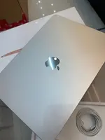Máy tính xách tay Macbook Air M2 13 2022 8CPU 8GPU/8GB/256GB Vàng MLY13SA/A