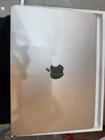 Máy tính Macbook Air M3 13 2024 8CPU 8GPU/8GB/256GB Vàng MRXT3SA/A