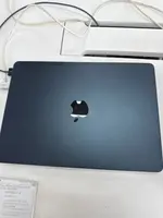 Máy tính Macbook Air M3 13 2024 8CPU 8GPU/8GB/256GB Xanh Đen MRXV3SA/A