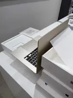 Máy tính Macbook Air 15 M3 2024 8CPU/10GPU/16GB/256GB Vàng MC9F4SA/A