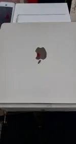Máy tính Macbook Air M3 13 2024 8CPU 8GPU/8GB/256GB Vàng MRXT3SA/A