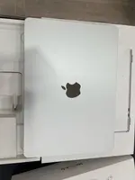 Máy tính xách tay Macbook Air M2 13 2022 8CPU 8GPU/8GB/256GB Bạc MLXY3SA/A
