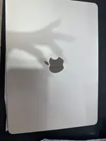 Máy tính xách tay Macbook Air M2 13 2022 8CPU 8GPU/8GB/256GB Vàng MLY13SA/A