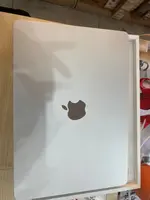 Máy tính xách tay Macbook Air M2 13 2022 8CPU 10GPU/8GB/512GB Bạc MLY03SA/A