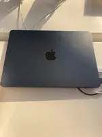 Máy tính xách tay Macbook Air M2 13 2022 8CPU 8GPU/8GB/256GB Xanh đen MLY33SA/A