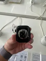 Đồng hồ Apple Watch Series 10 GPS 46mm Viền Nhôm Đen Bóng Dây Cao Su S/M Demo 3N496PA/A