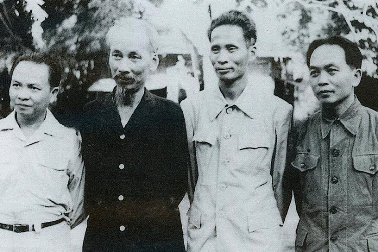 15/2 là ngày gì 3