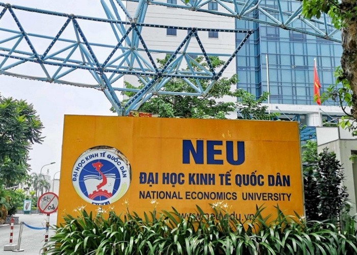 18 điểm khối A00 nên chọn trường nào 4