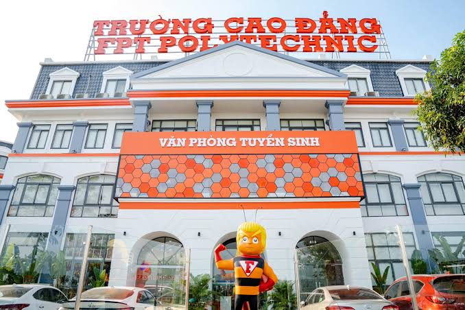 18 điểm khối D xét được trường nào 6