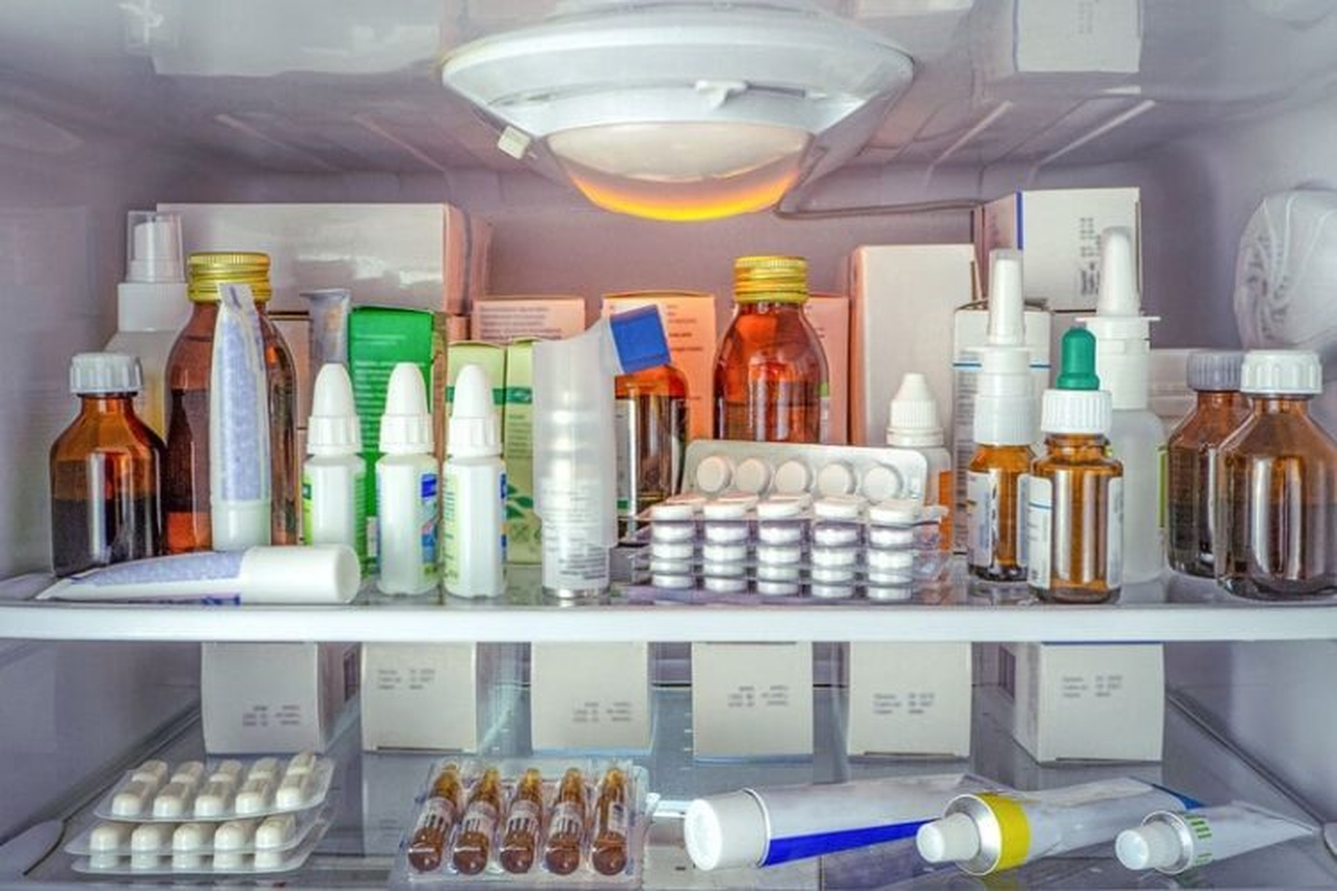 Có nên bảo quản thuốc trong tủ lạnh? Sai lầm thường gặp cần tránh