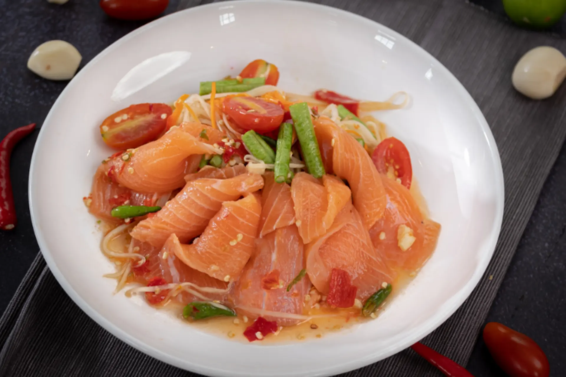 Cách làm cá hồi sốt Thái thơm ngon khó cưỡng chỉ với vài bước chế biến đơn giản