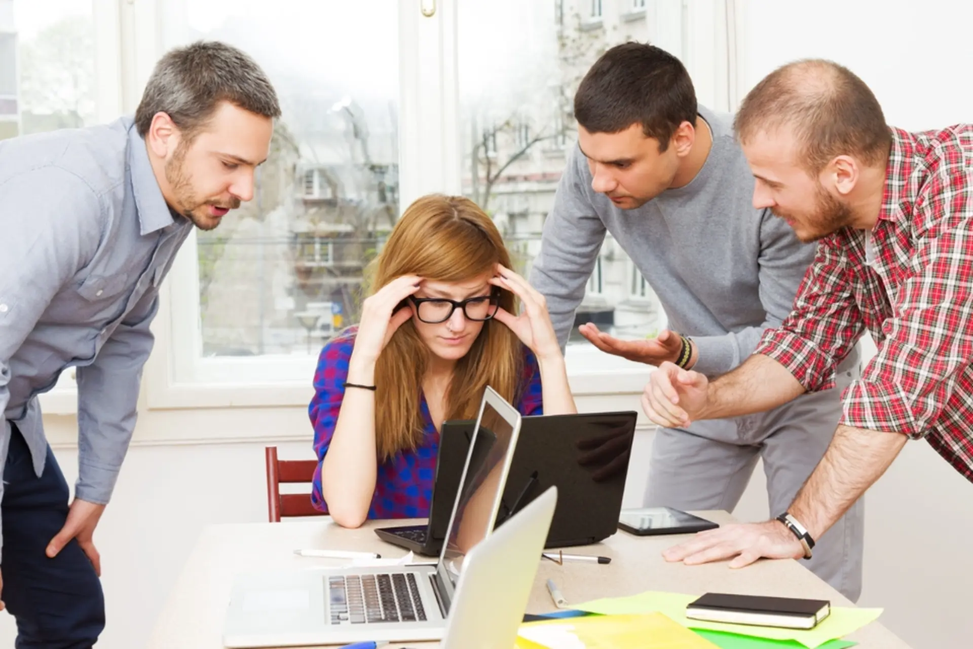 Harassment là gì? Hiểu rõ về quấy rối và những cách phòng chống hiệu quả nhất hiện nay