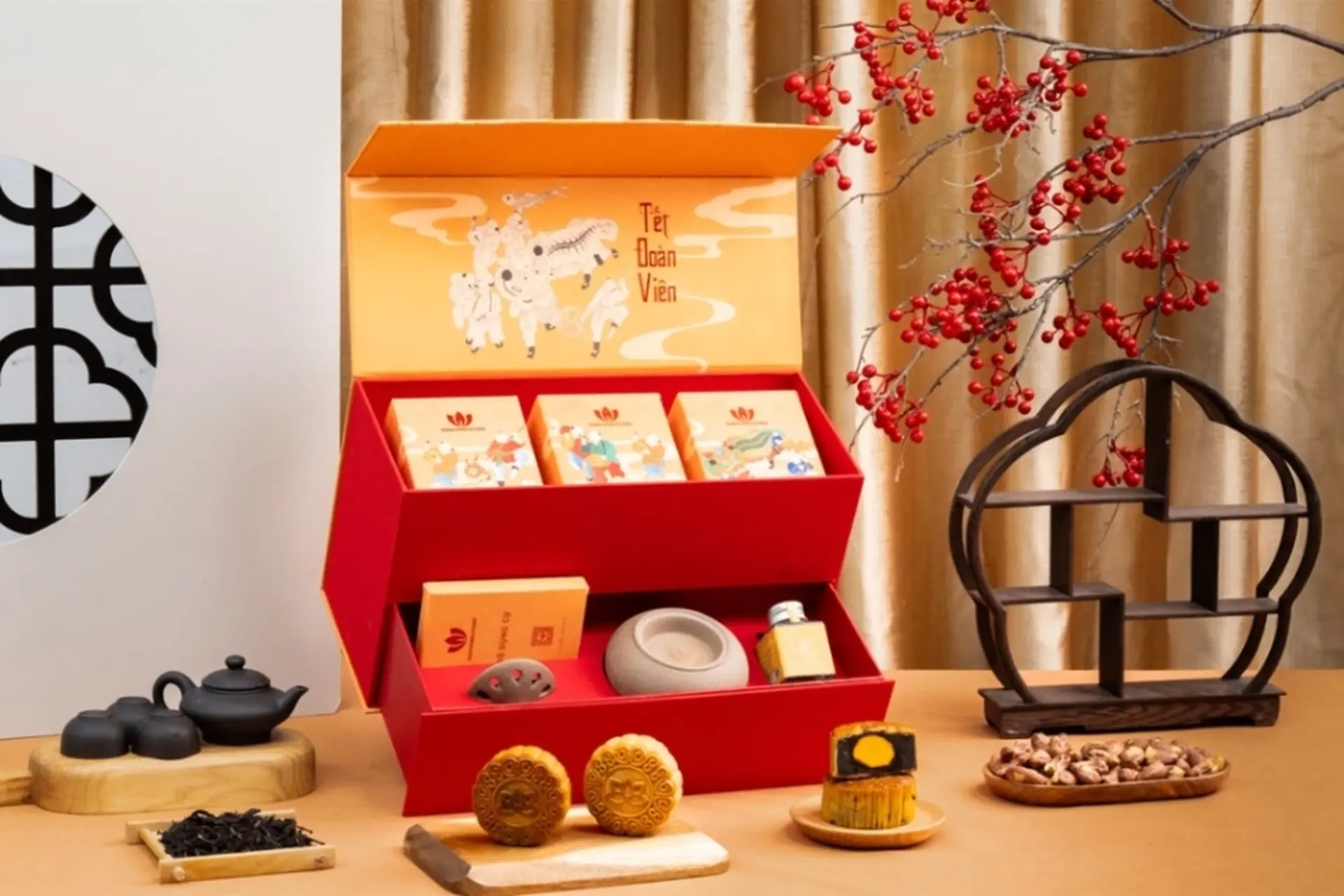 Quà Trung thu ý nghĩa 2025: Cách lựa chọn quà trung thu phù hợp cho người thân, đồng nghiệp và đối tác