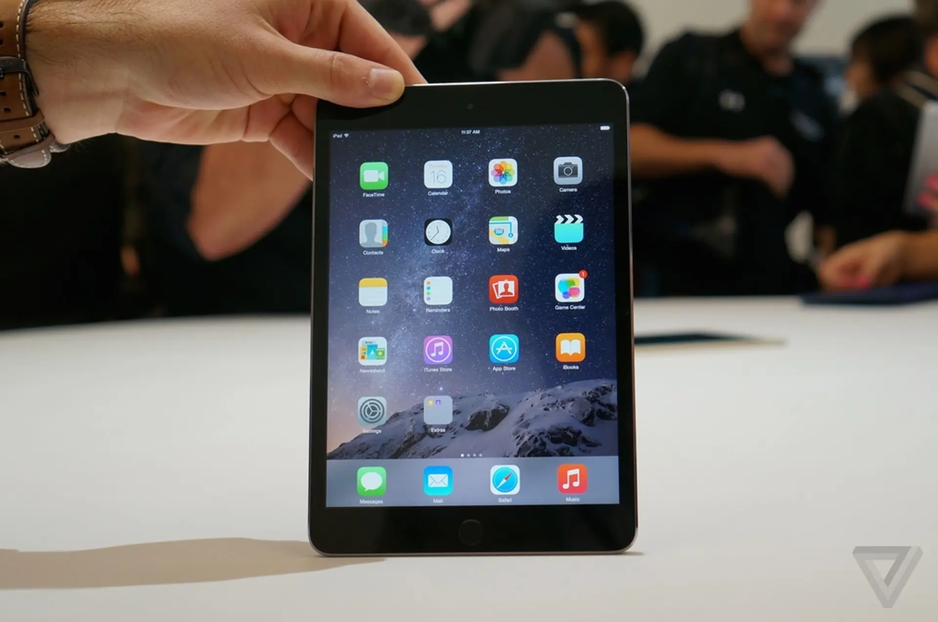 Trên tay iPad Mini 3: không có bất kỳ thay đổi đáng kể nào trừ Touch ID