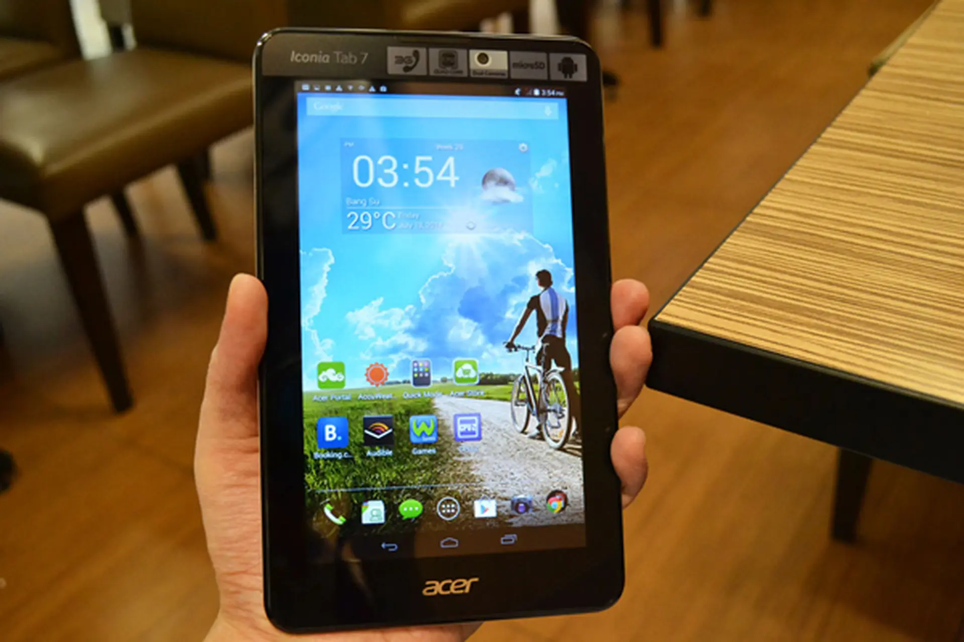 Acer A1-713 có những ưu nhược điểm gì?