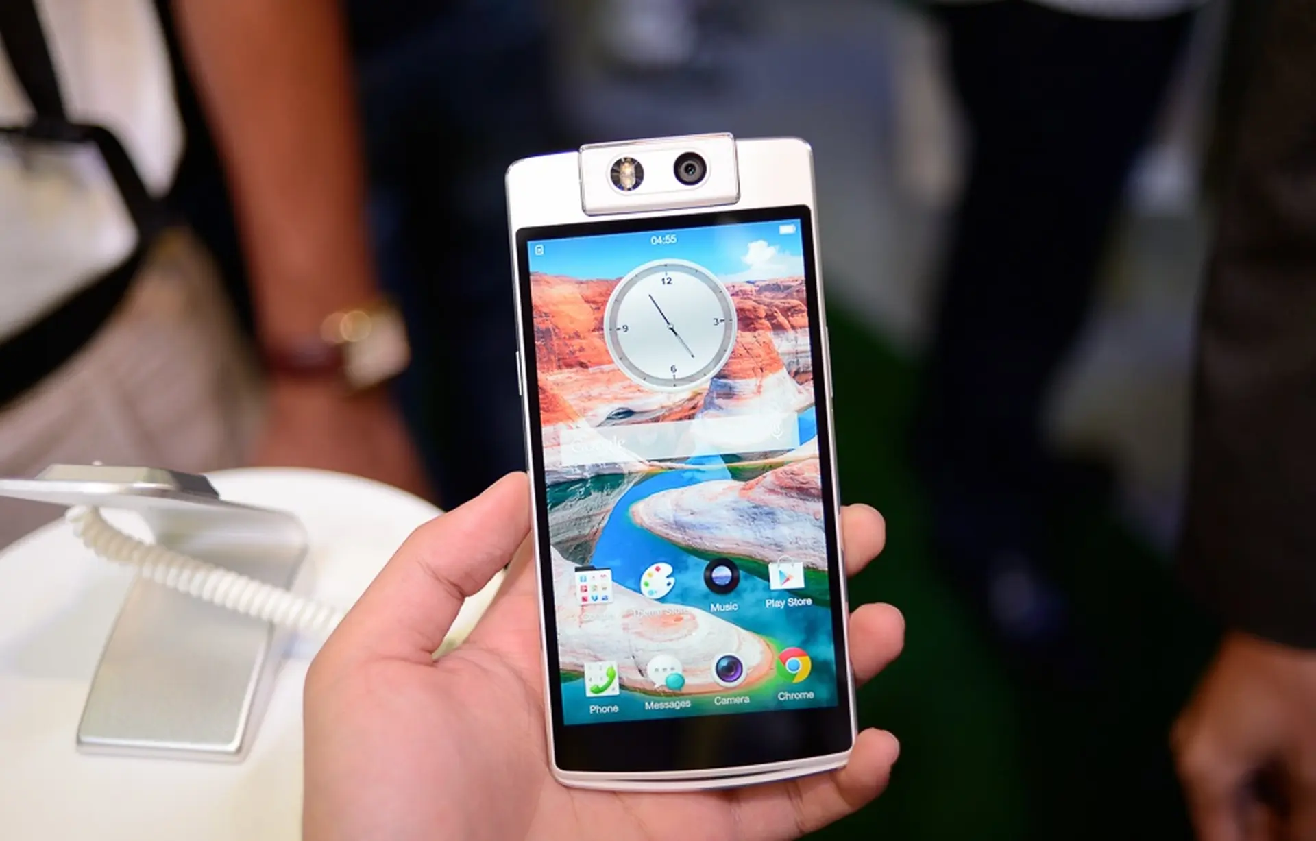 OPPO N3 – đỉnh cao của điện thoại “tự sướng”