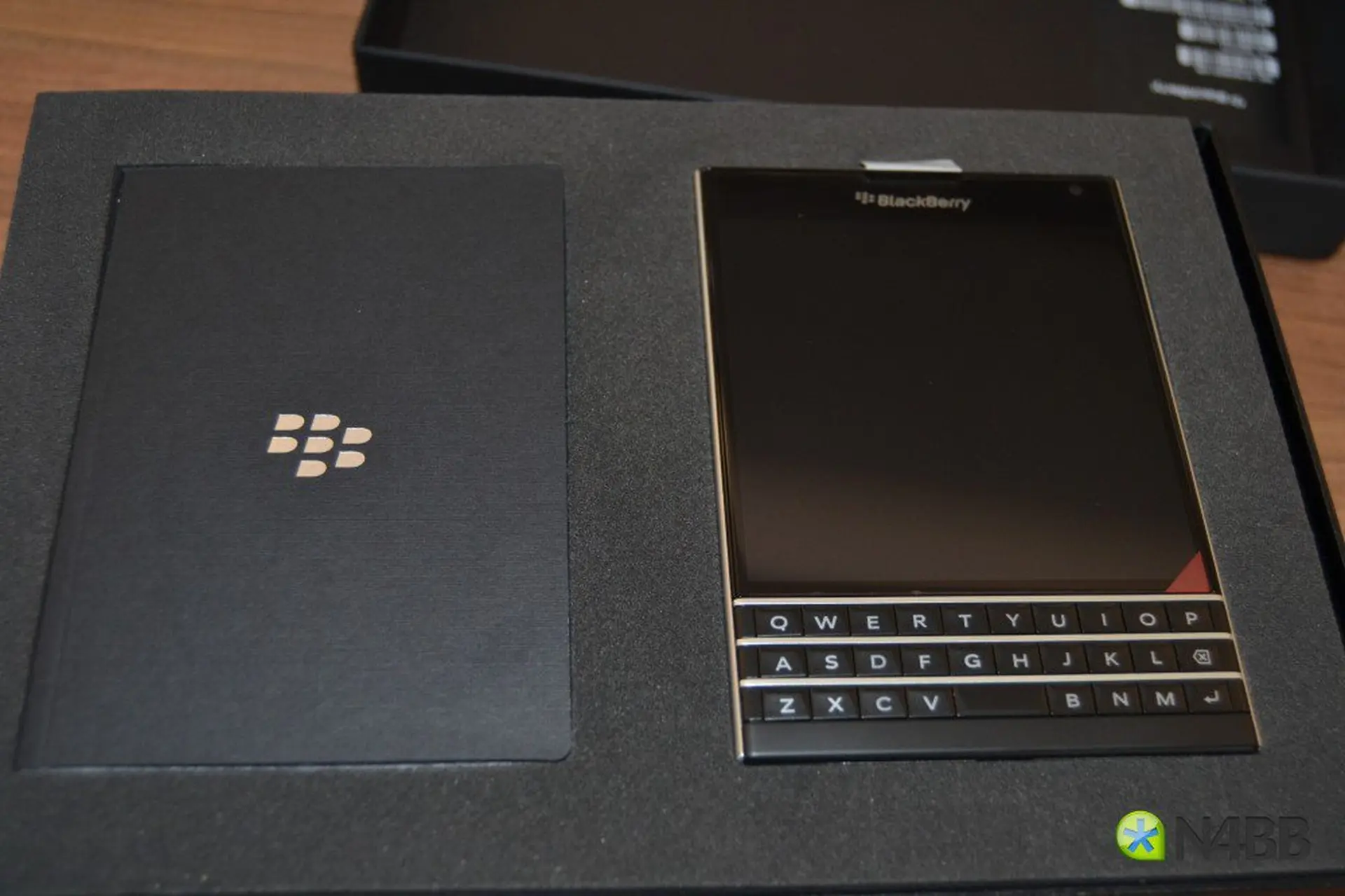 Blackberry Passport có những ưu nhược điểm gì?