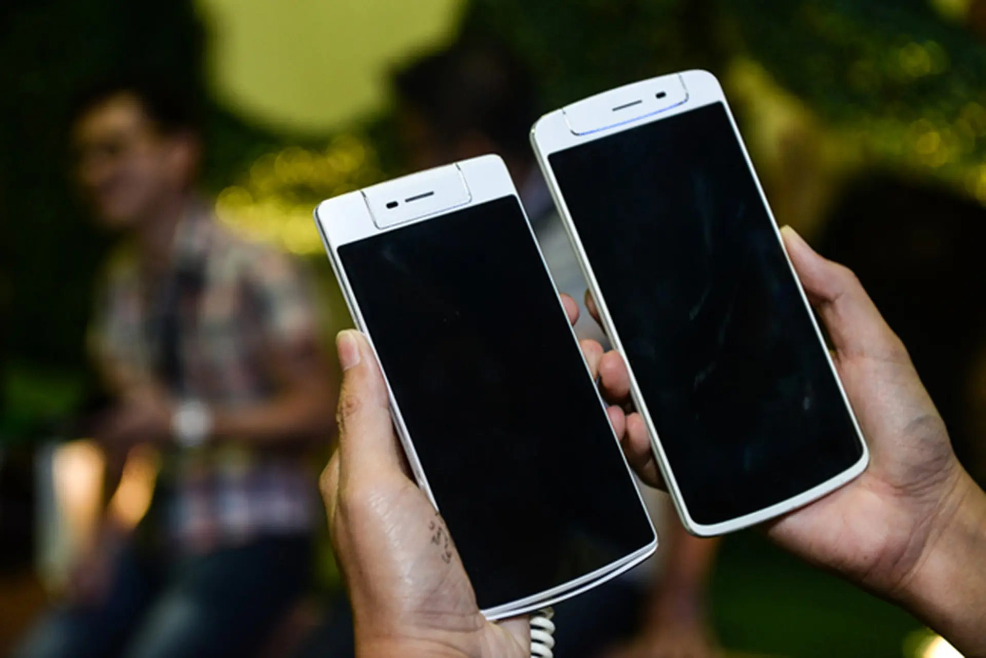 Chiêm ngưỡng bộ đôi Oppo N1 và Oppo N3 “đọ” camera xoay