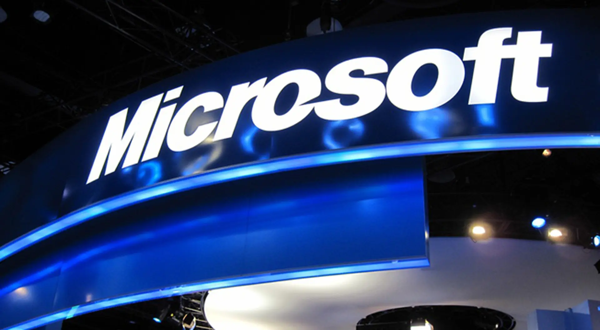 Rò rỉ hình ảnh điện thoại Windows Phone mới của Microsoft