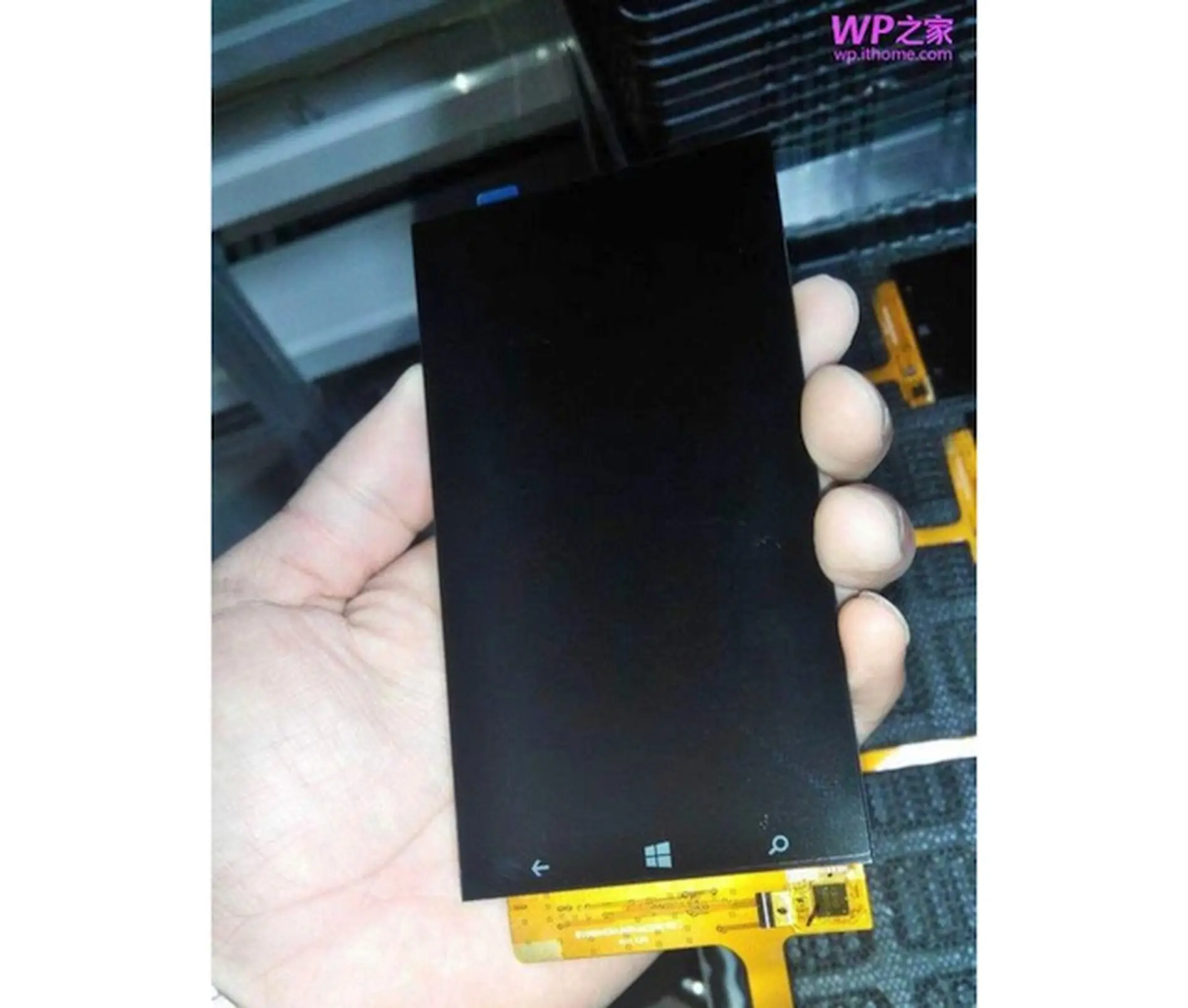 Một số hình ảnh được cho là của Lumia 1030