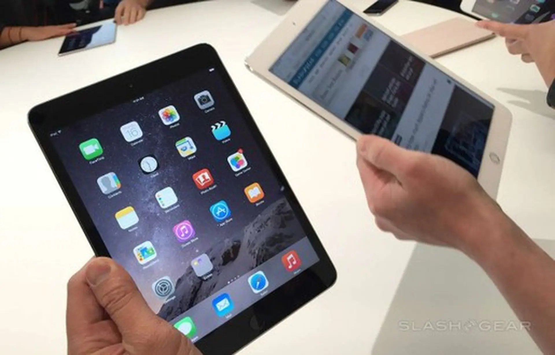 Nâng cấp thiết bị của mình lên iPad Air 2 và iPad Mini 3 vào thời điểm này có hợp lý không ?