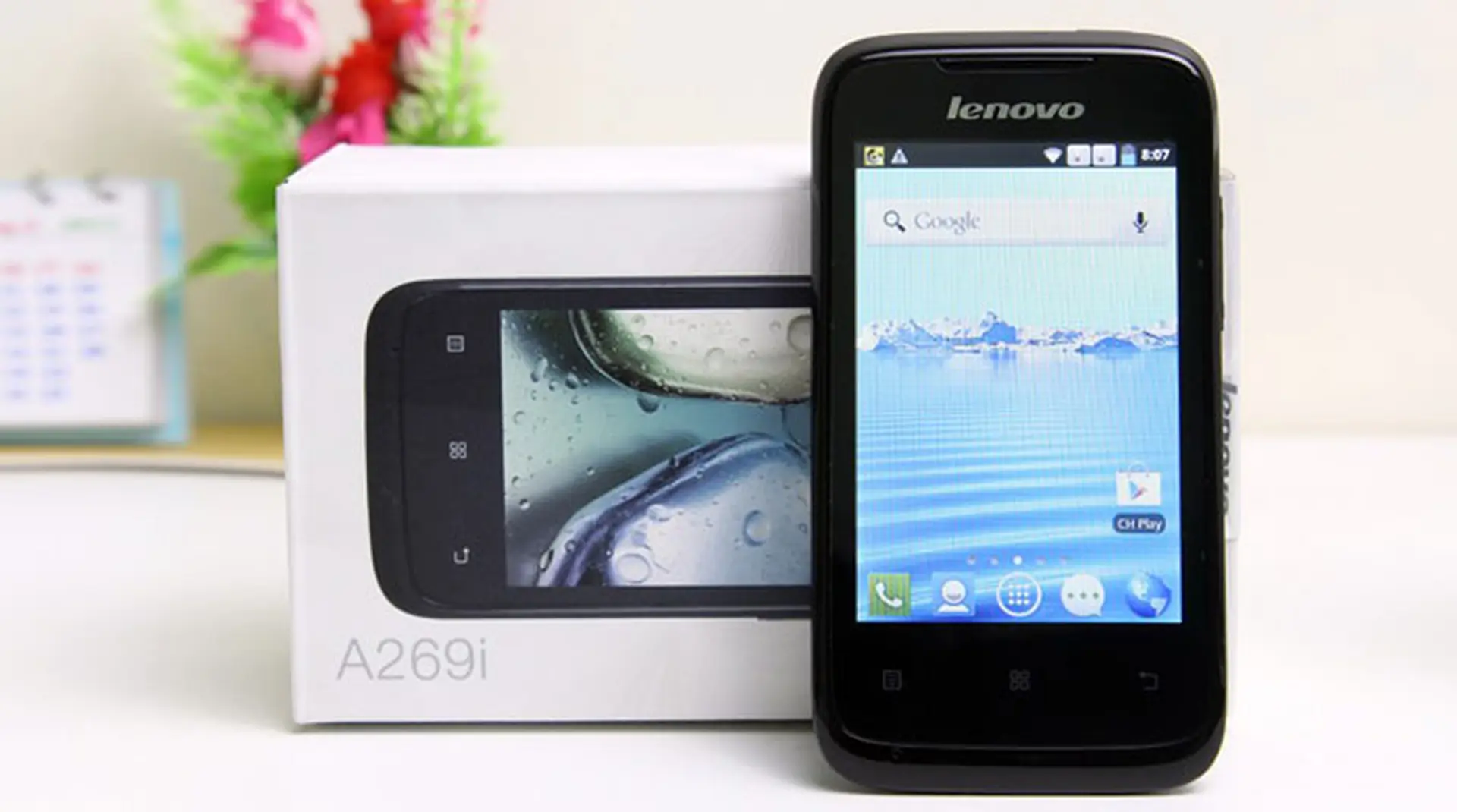 Lenovo A269i - smartphone giá rẻ phù hợp cho người tay nhỏ