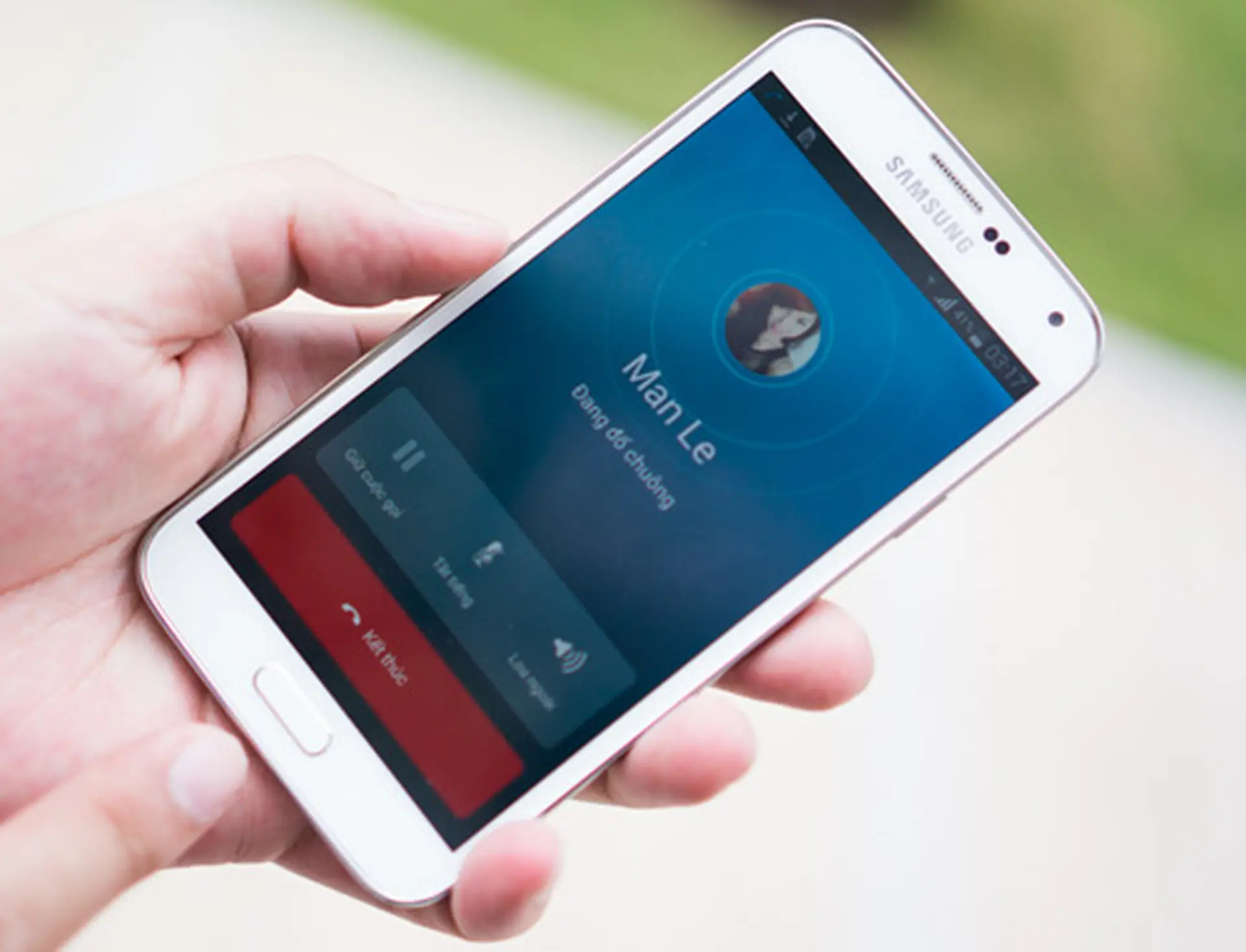Galaxy S5 có sức bán kém hơn nhiều so với Galaxy S4