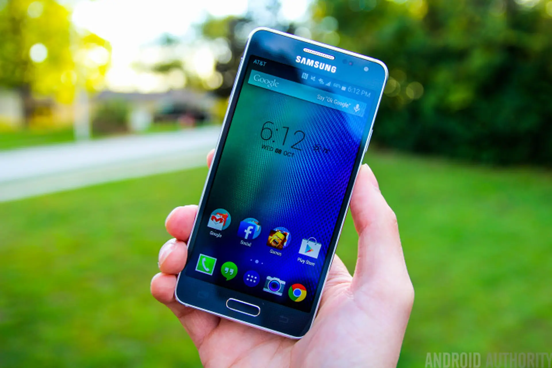 Samsung Galaxy Alpha là thiết bị đầu tiên dùng Gorilla Glass 4