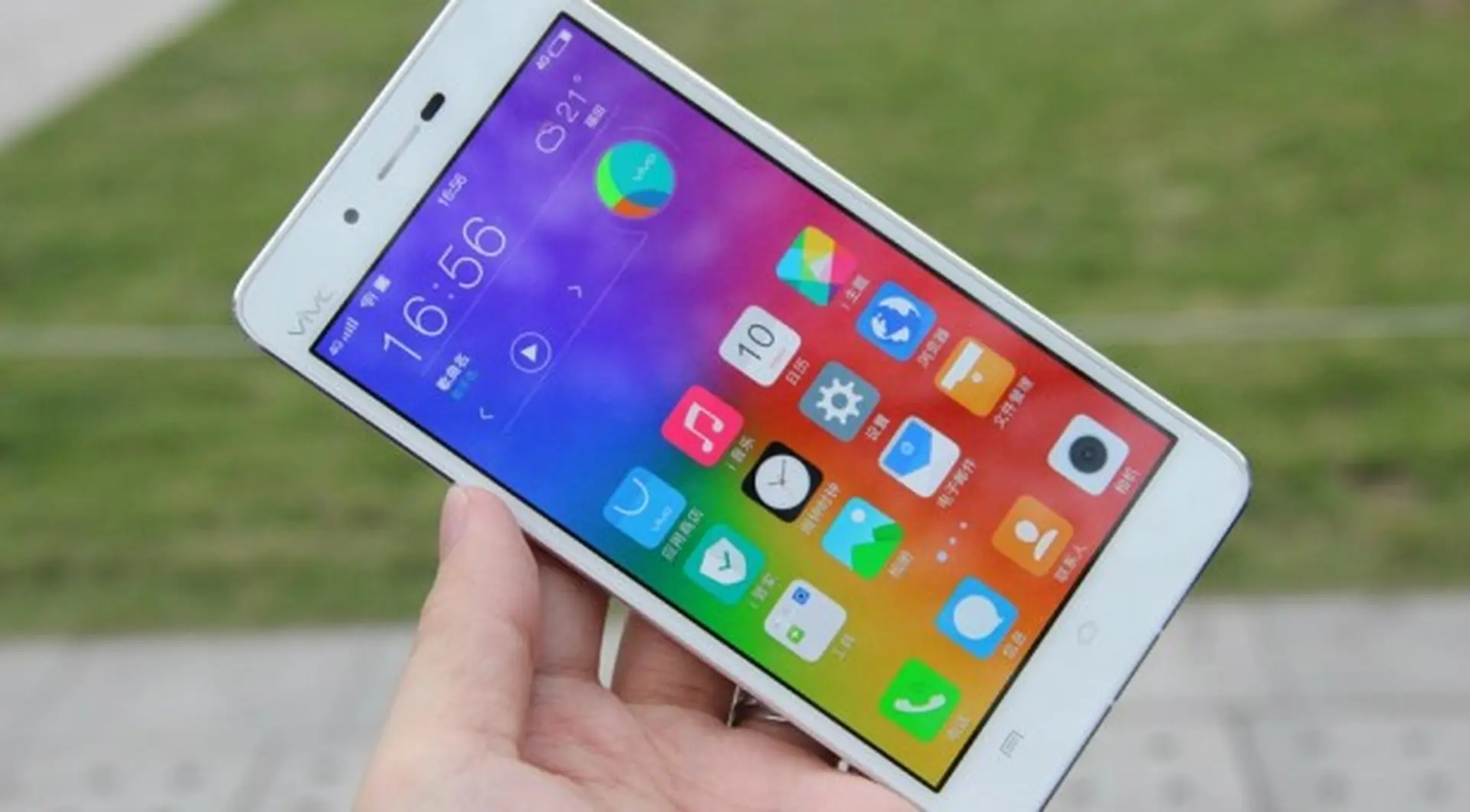 Vài nét nổi bật của Vivo X5 Max – nhà vô địch về độ mỏng năm 2014