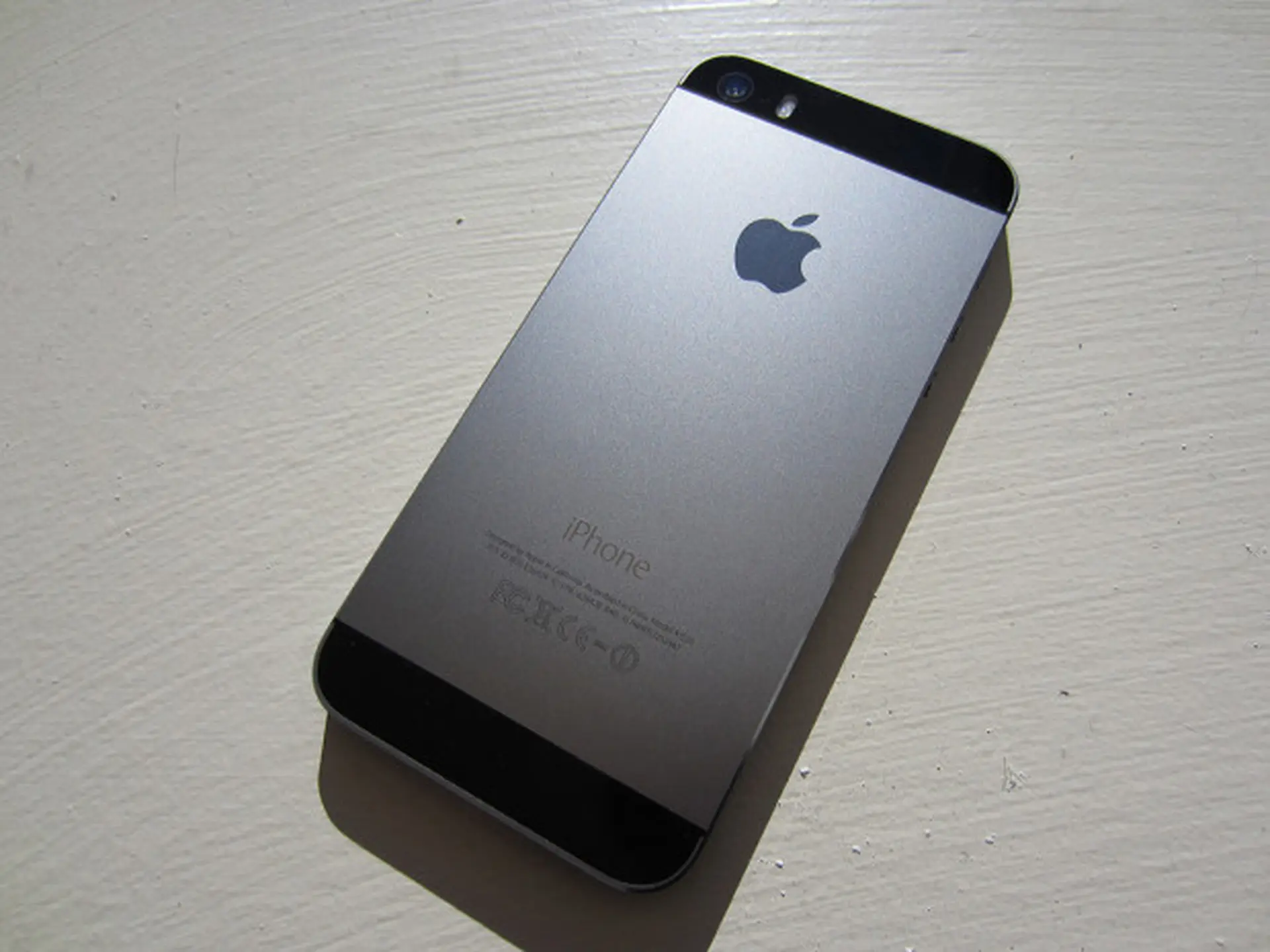 6 lý do bạn không cần Ốp Lưng, Bao Da, Case cho iPhone