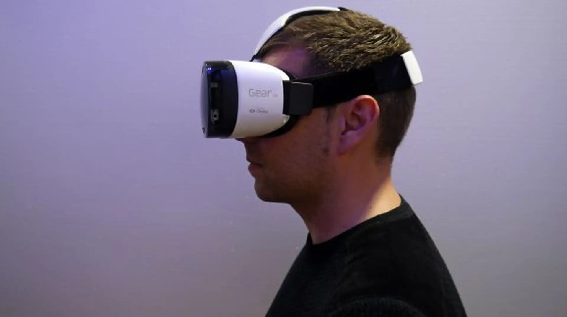 Dự án Xbox VR của Microsoft tái khởi động, và đang được thực hiện bởi các nhà phát triển.