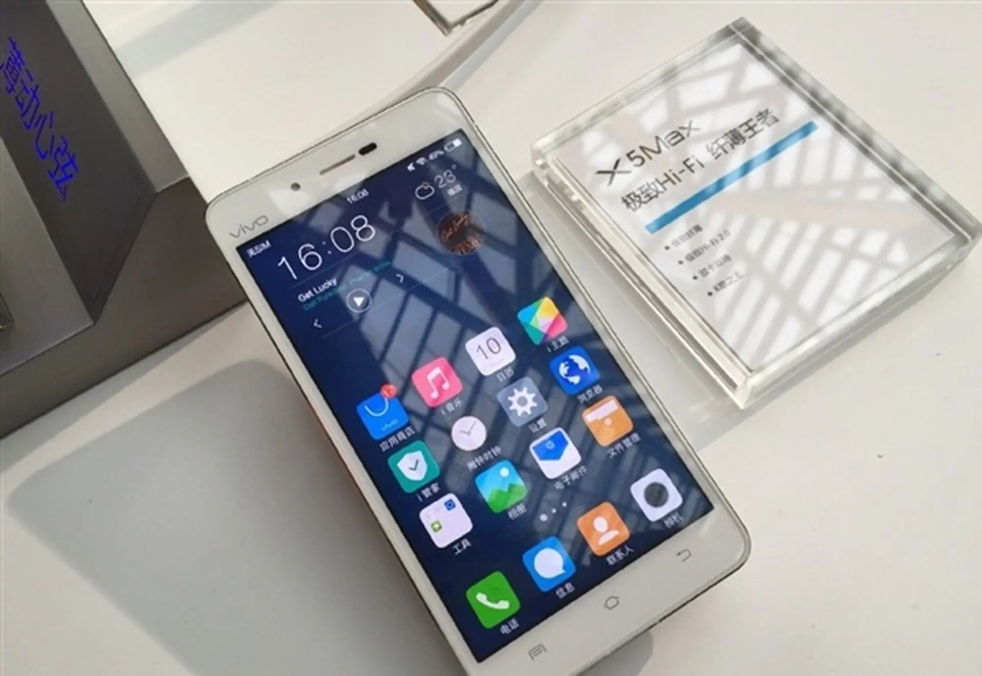 Vivo X5 Max không chỉ mỏng mà còn sở hữu nhiều điểm ấn tượng khác