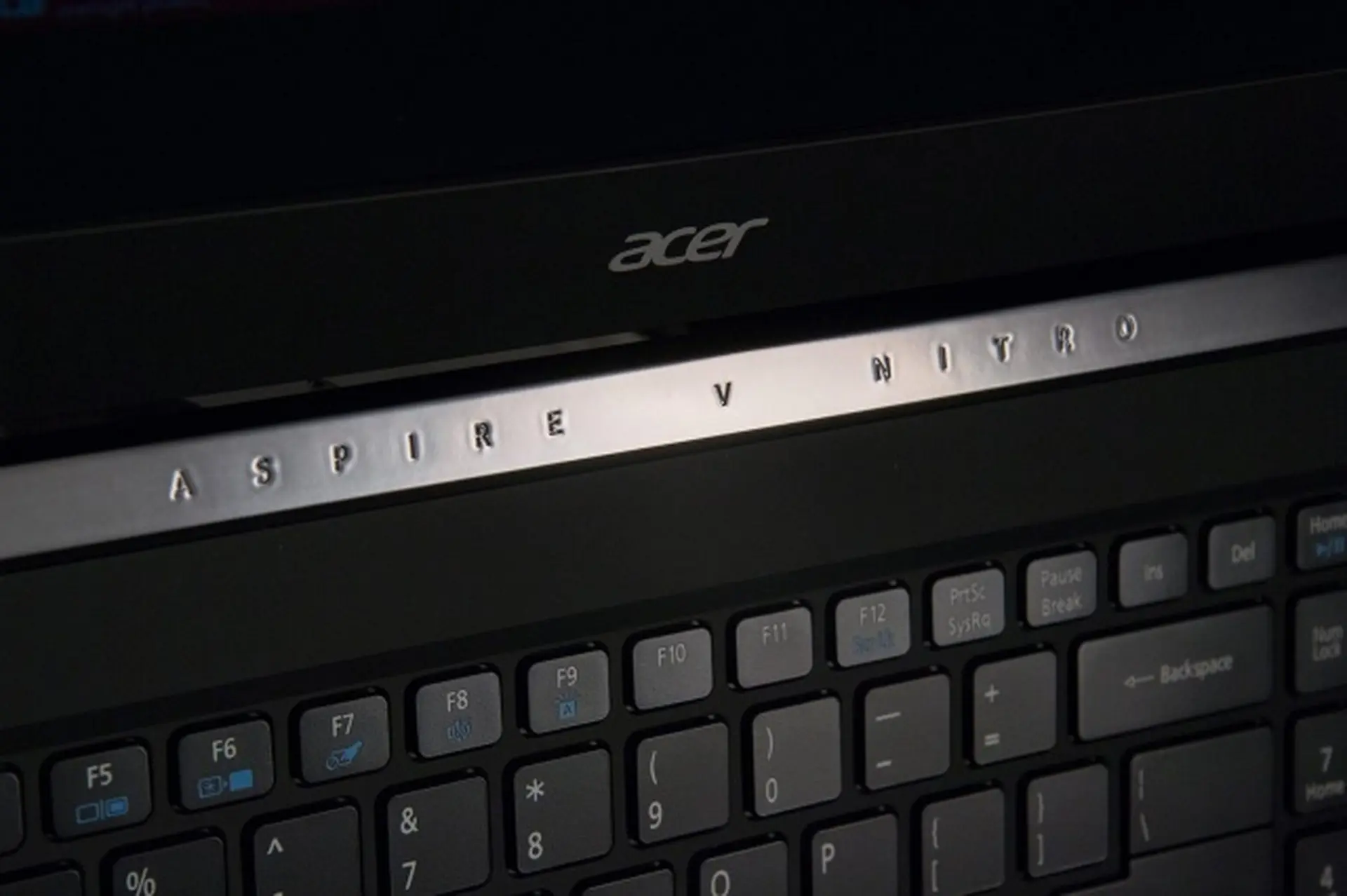 Acer Aspire V15 Nitro Edition – Chiếc laptop cấu hình khủng, màn hình chất lượng (Phần 2)