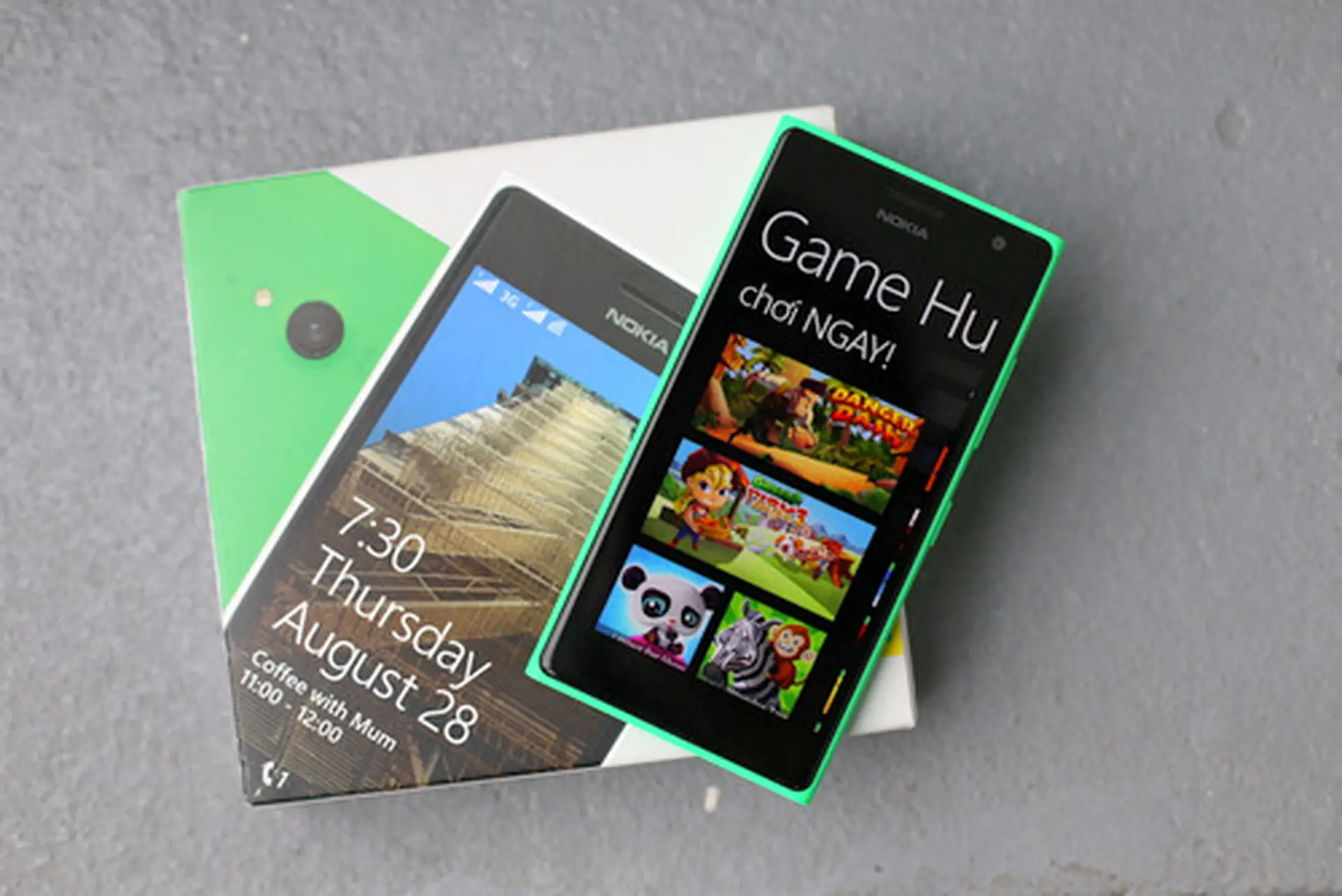 Lumia 730 smartphone Selfie tầm trung tốt nhất của Microsoft