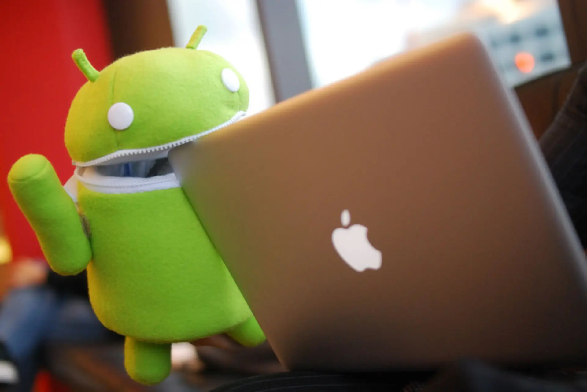 Google đá văng Apple ra khỏi vị trí số 1 thế giới về giá trị thương hiệu