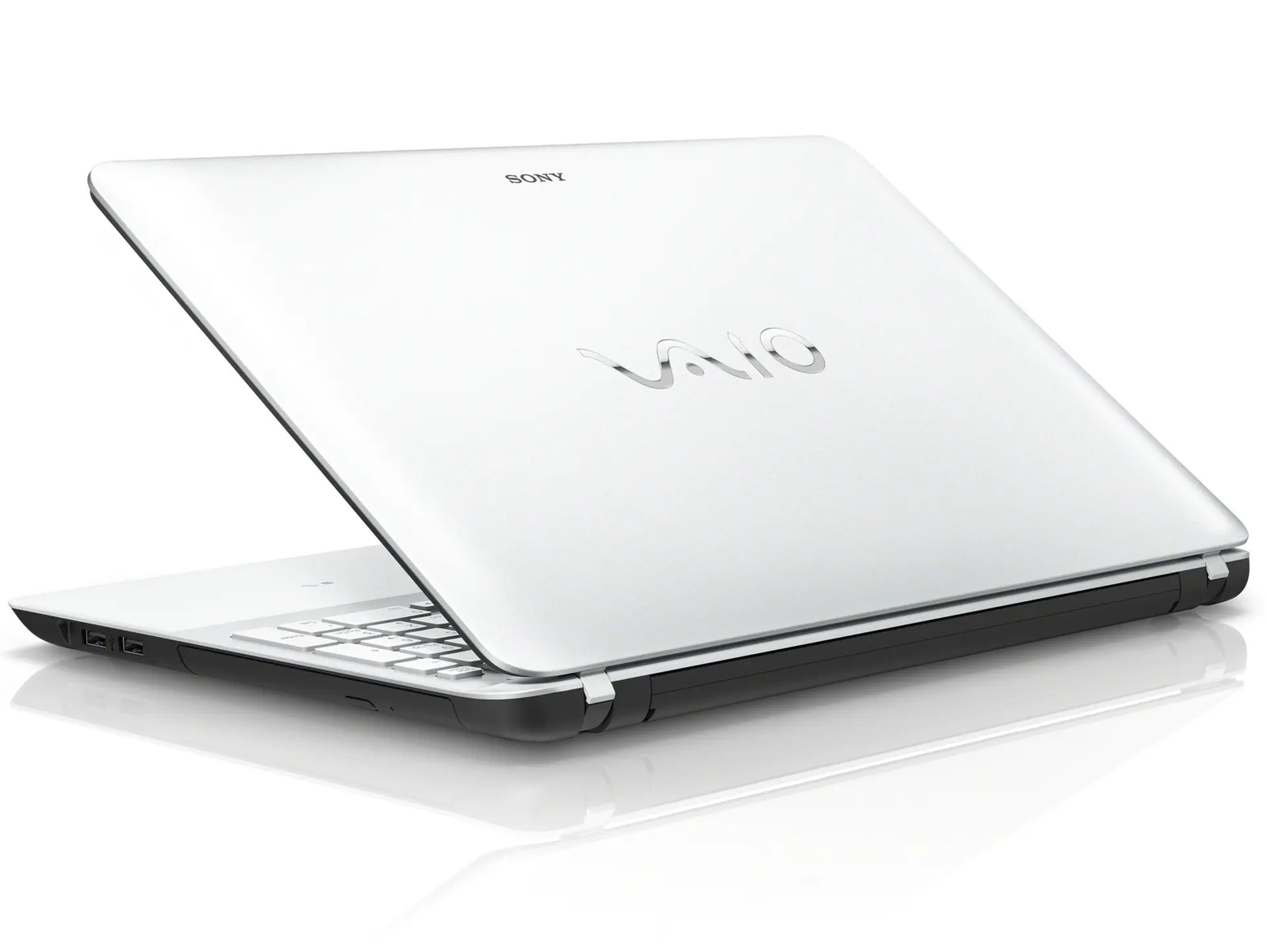 VAIO FIT 15 tầm trung với màn hình HD