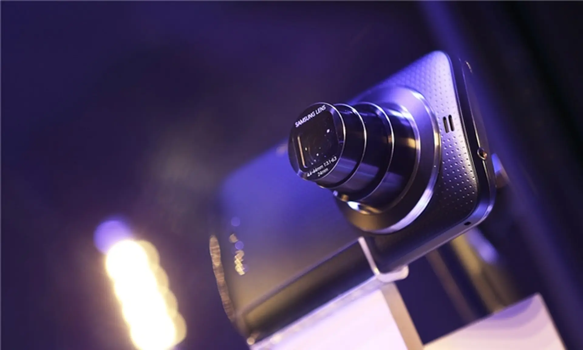 Samsung Galaxy K Zoom với máy ảnh siêu khủng