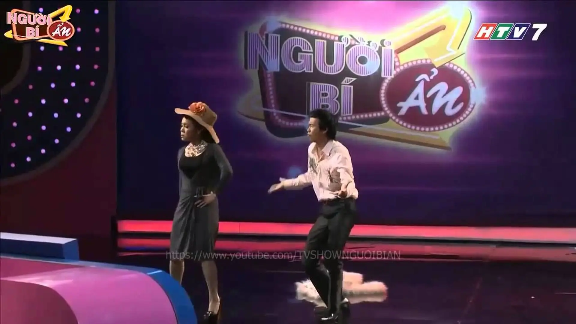 Anh không đòi quà (iPhone) Hoài Linh và Việt Hương