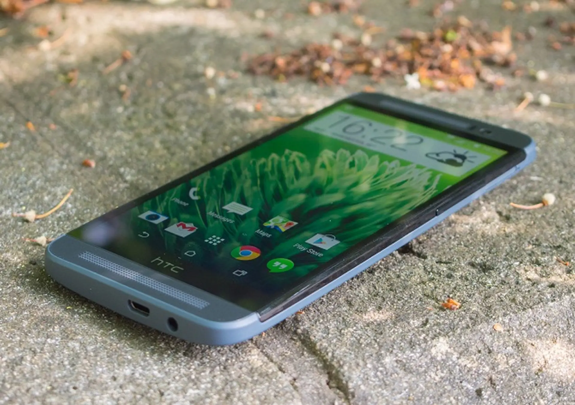 HTC E8 giá bao nhiêu