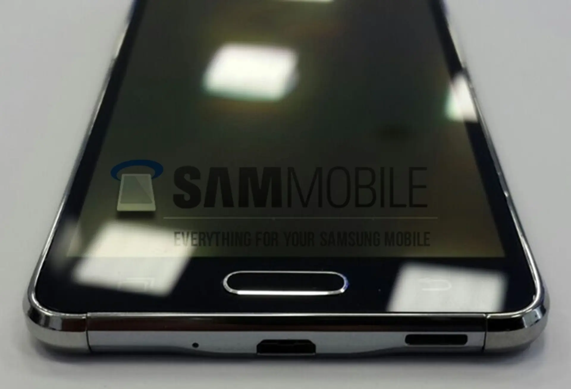Những hình ảnh rò rỉ về Galaxy Alpha, ra mắt ngày 4 tháng 8