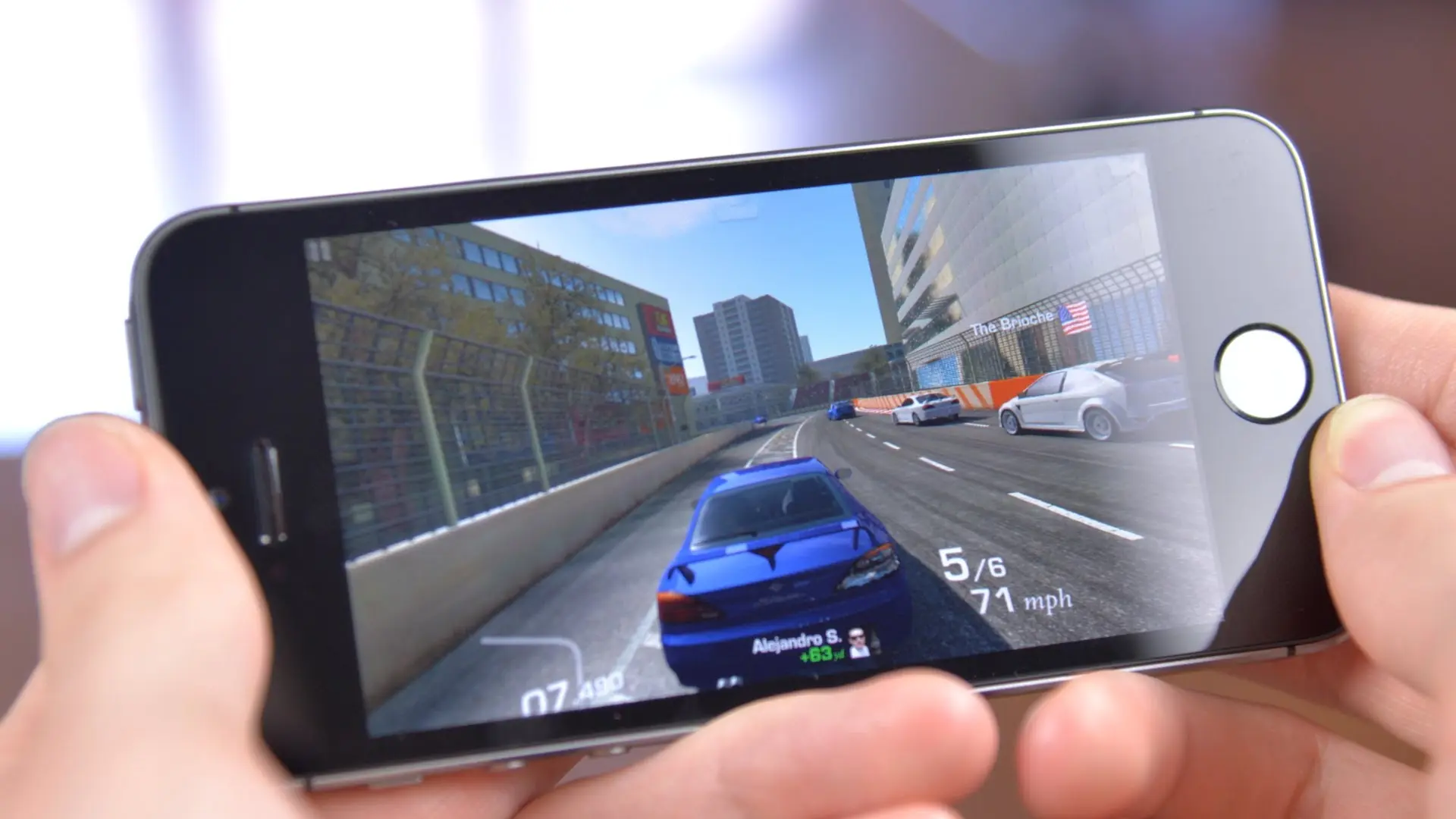 Những game hay nên có trên iPhone 4s và iPhone 5