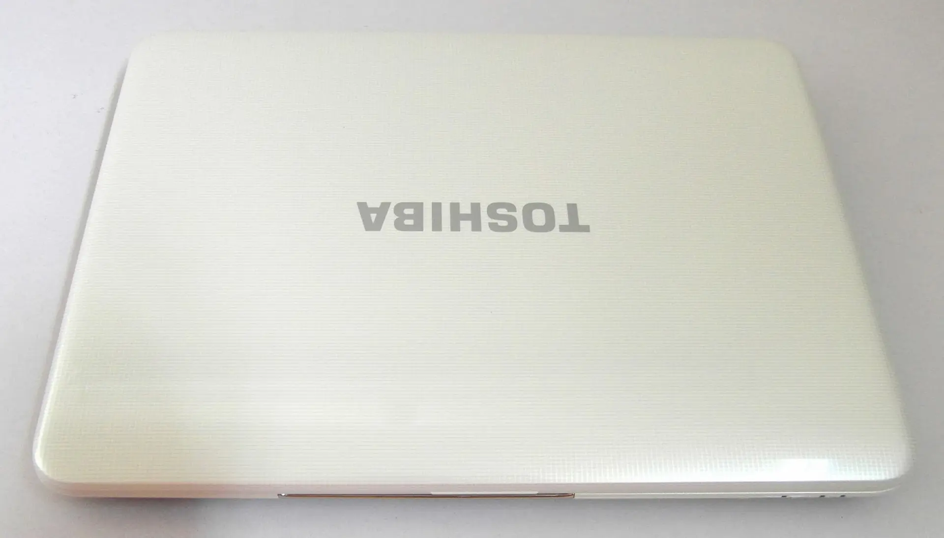 Đánh giá nhanh Toshiba Satellite L840