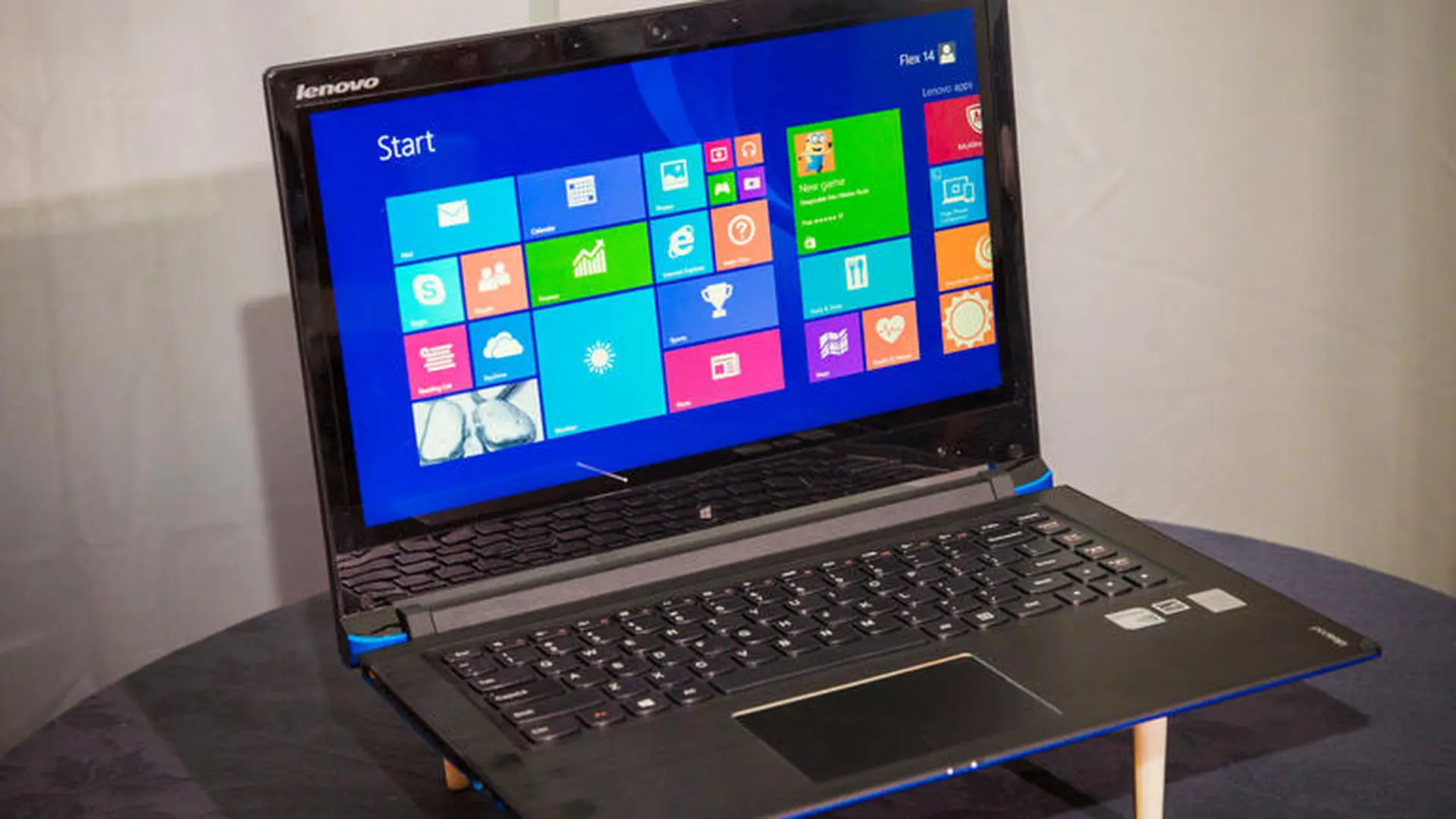 Lenovo Flex 14: Thiết kế mỏng, cấu hình mạnh