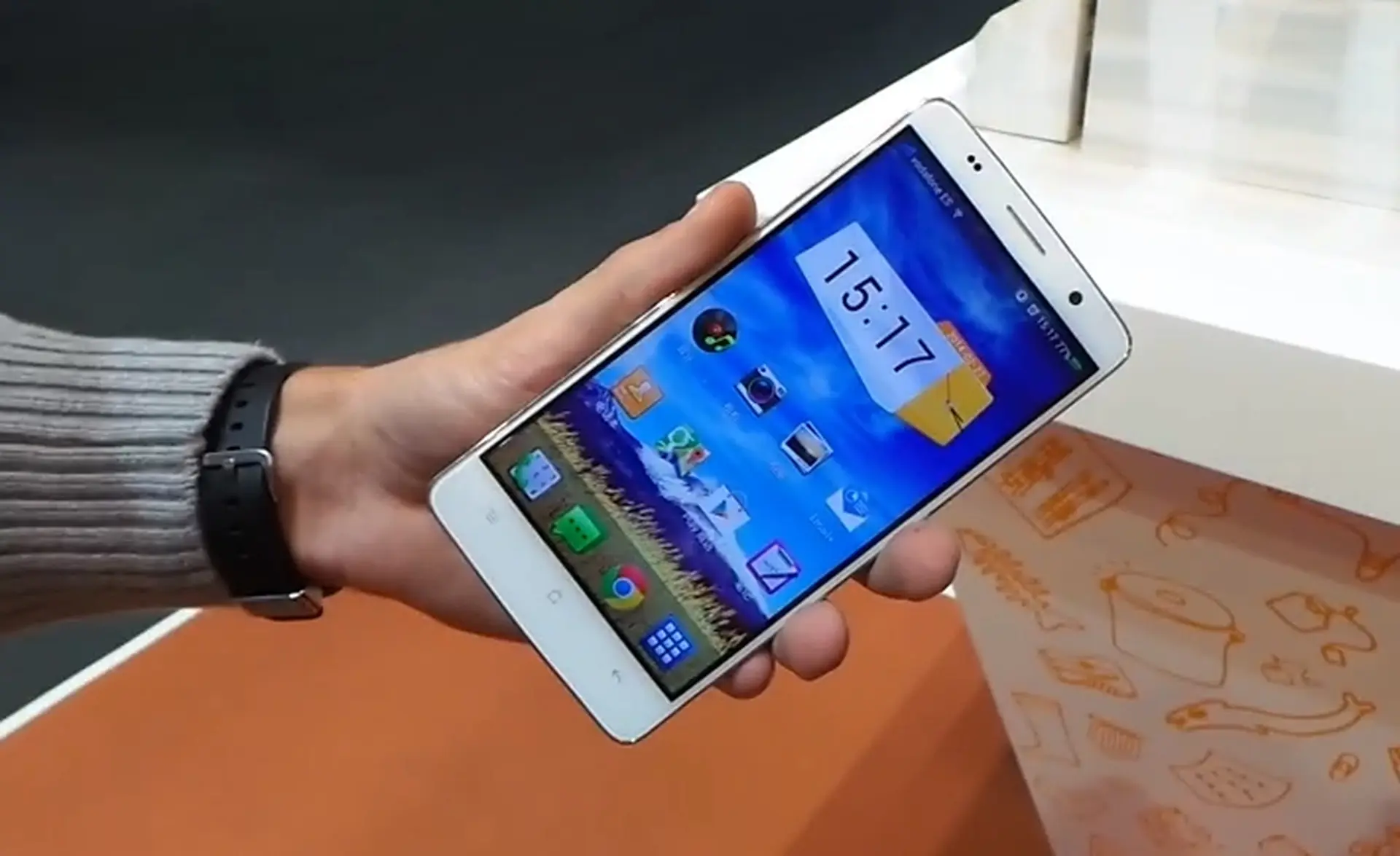 Đánh giá Oppo Find Way S điện thoại tự sướng  giá thấp của Oppo