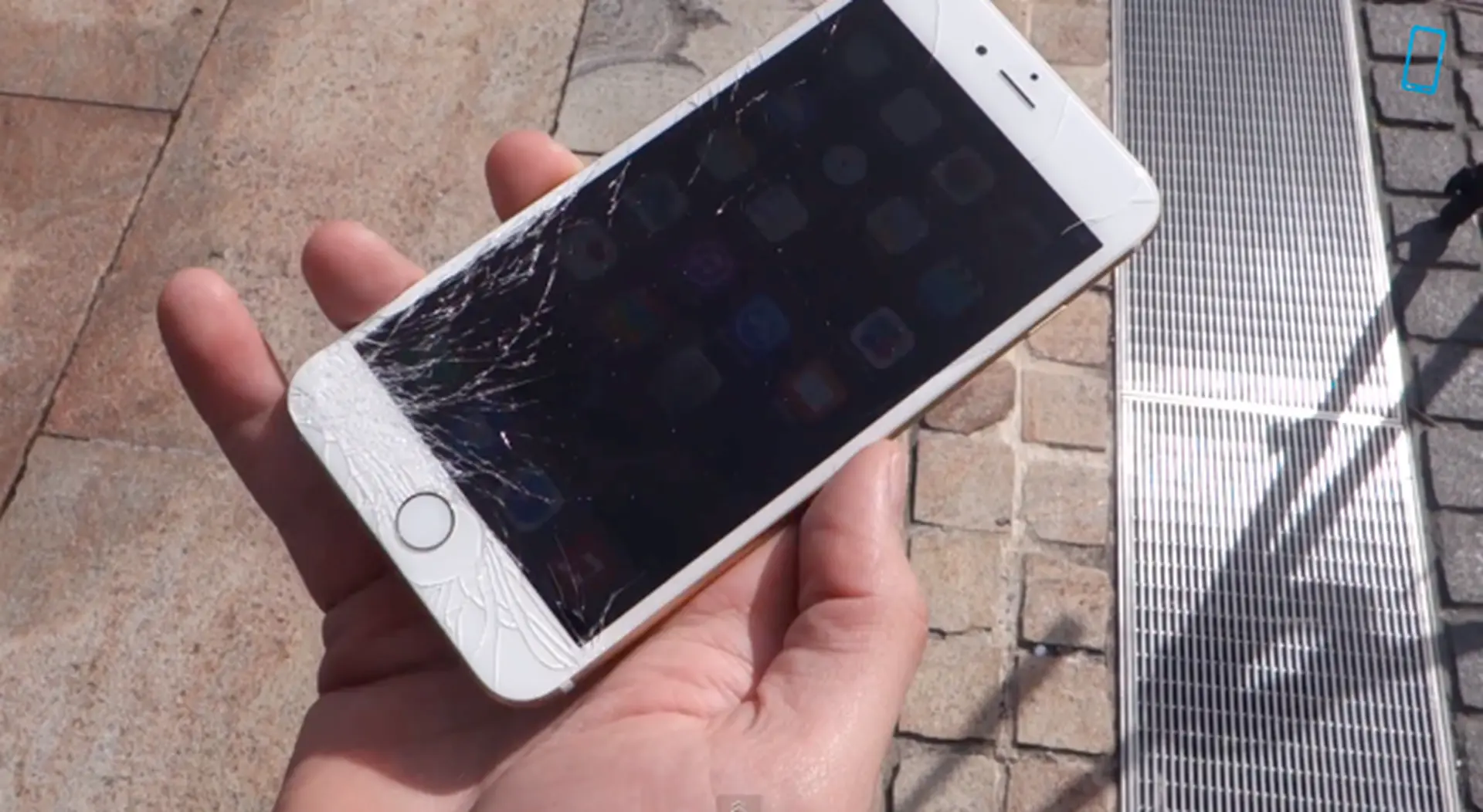 Tổng hợp video “tra tấn” iPhone 6