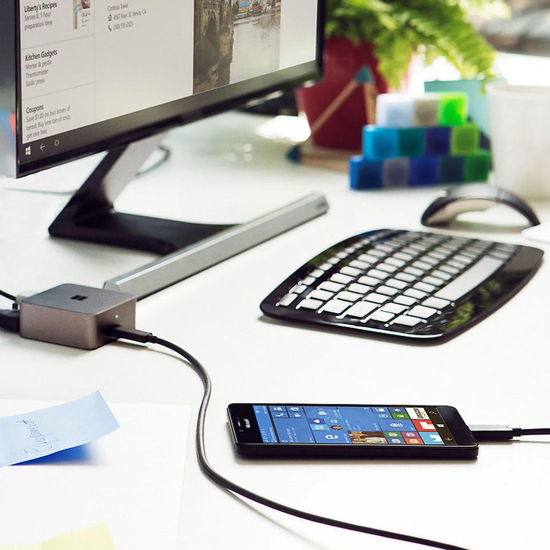 Phụ kiện Display Dock đi kèm bộ đội Lumia mới có giá 99USD