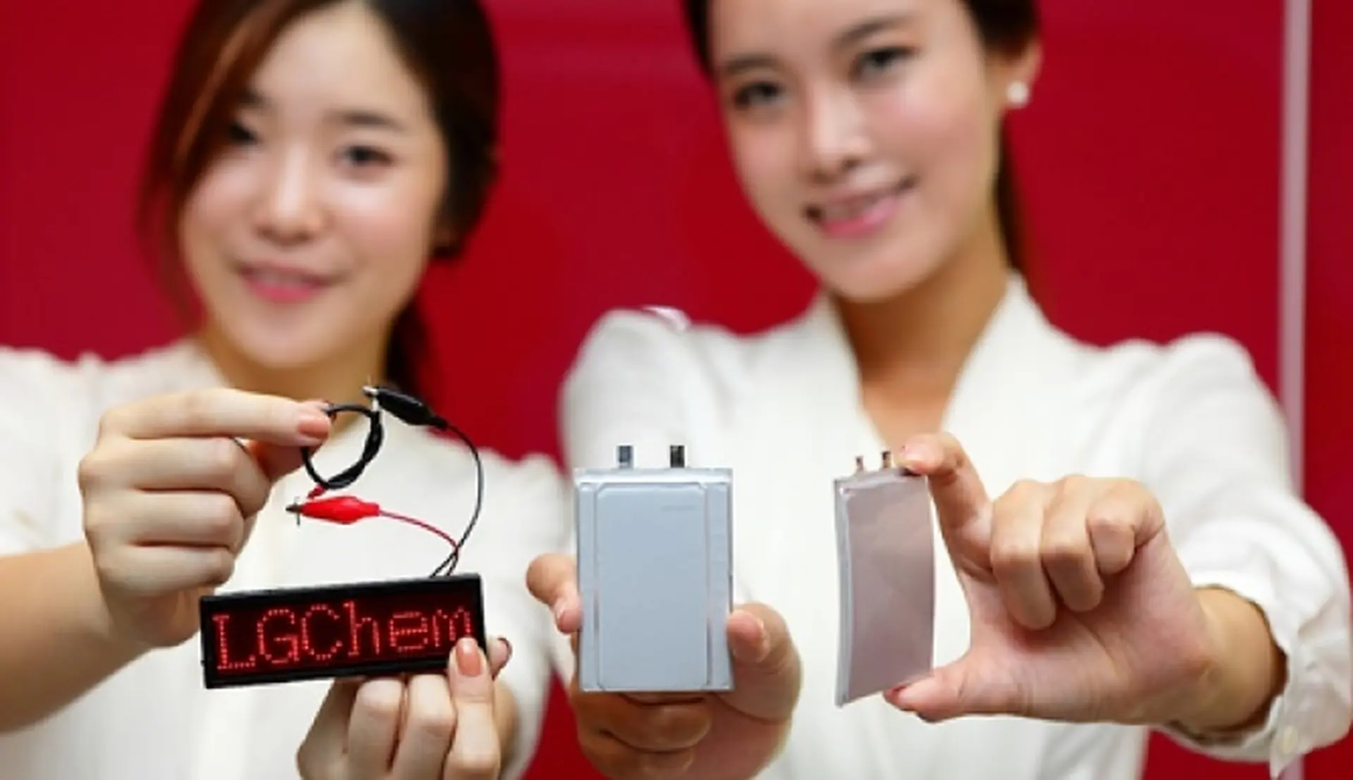 Samsung và LG đồng loạt ra mắt công nghệ pin dẻo mới
