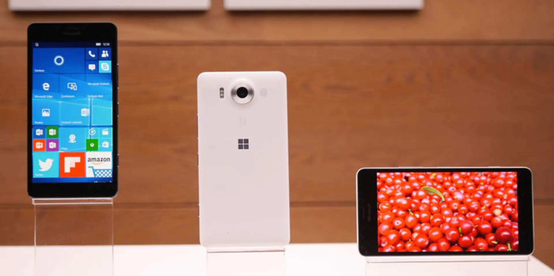 Trên tay Microsoft Lumia 950