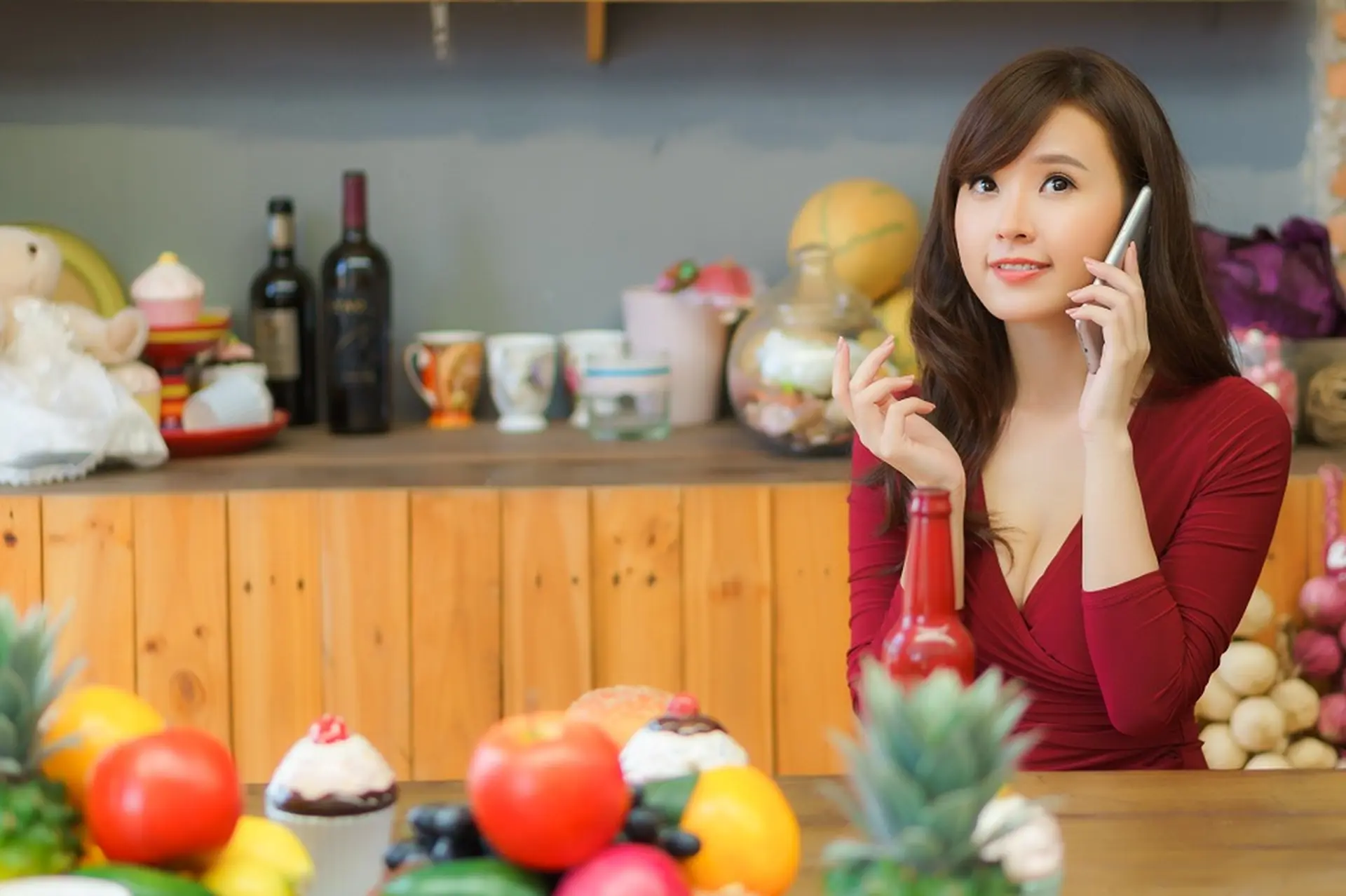 Hotgirl Midu gợi cảm cùng smartphone Meizu MX5