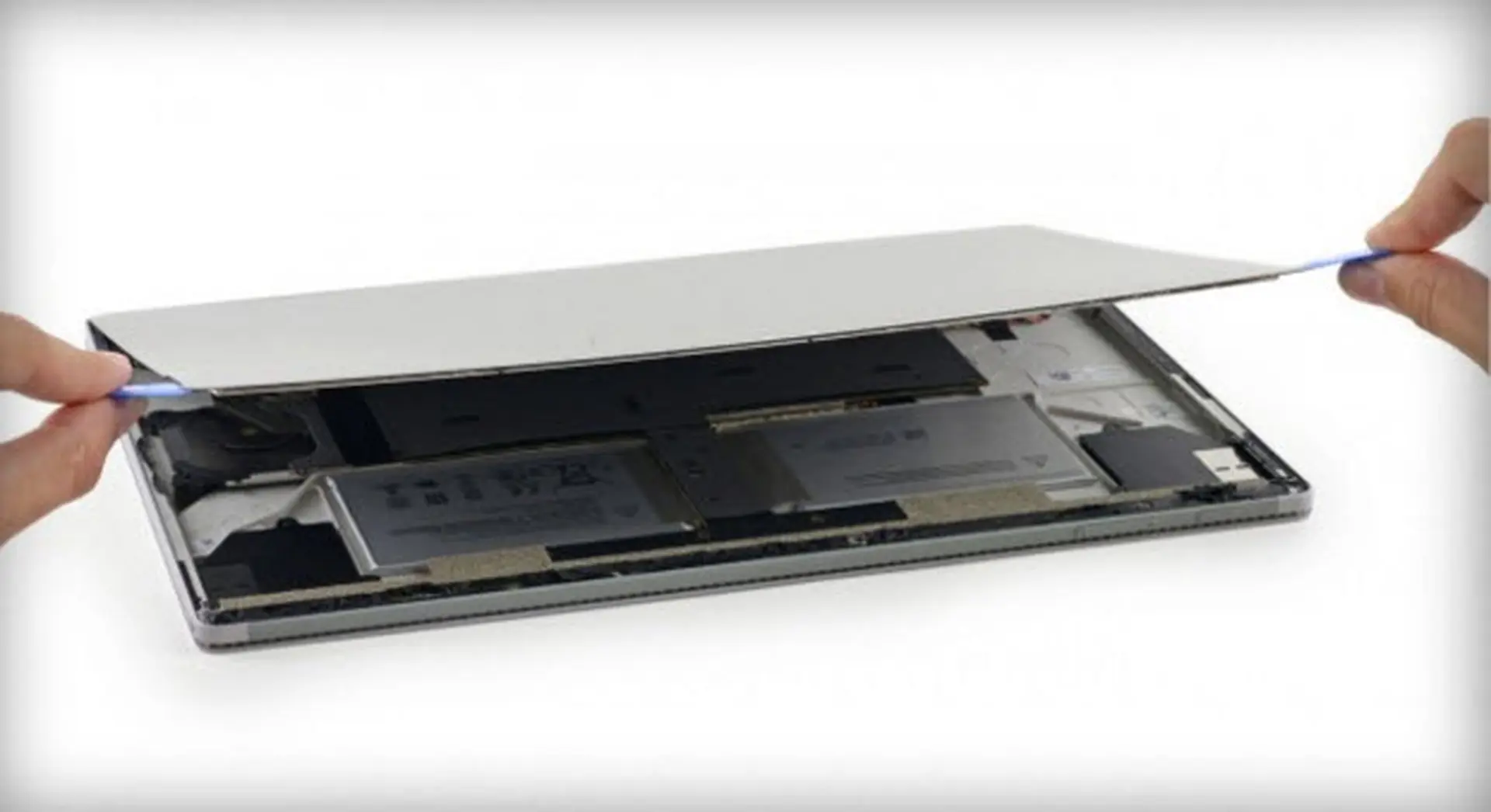 Microsoft Surface Book gần như không thể sửa chữa nếu gặp hỏng hóc